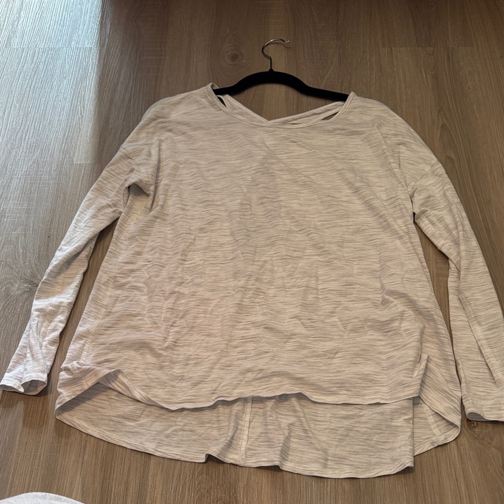 Women's Gray Long Sleeve Top